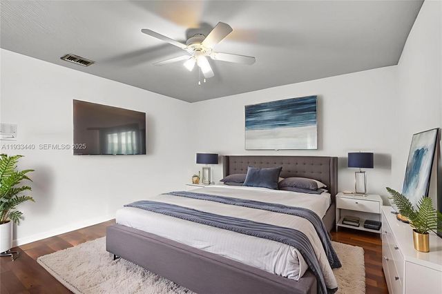 1046 Satinleaf St, Hollywood, FL 33019