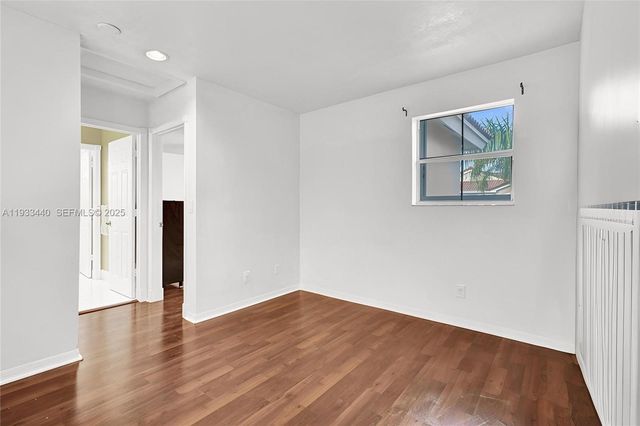 1046 Satinleaf St, Hollywood, FL 33019