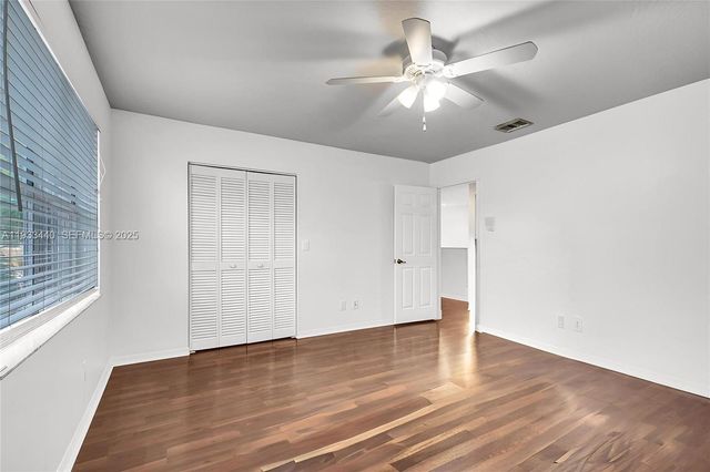 1046 Satinleaf St, Hollywood, FL 33019