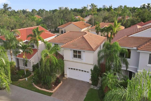 1046 Satinleaf St, Hollywood, FL 33019