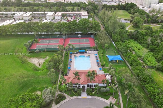 1046 Satinleaf St, Hollywood, FL 33019