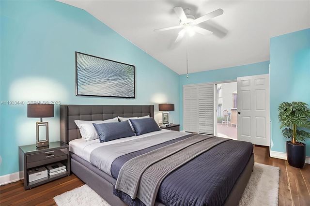 1046 Satinleaf St, Hollywood, FL 33019