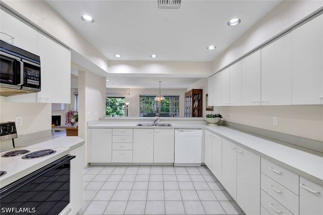 20190 Golden Panther DR 3, Estero, FL 33928