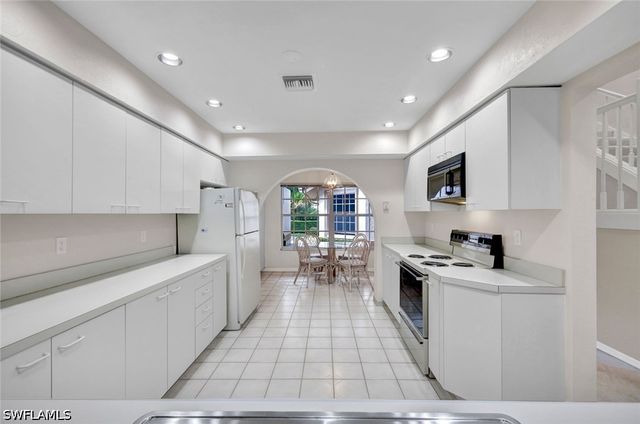 20190 Golden Panther DR 3, Estero, FL 33928