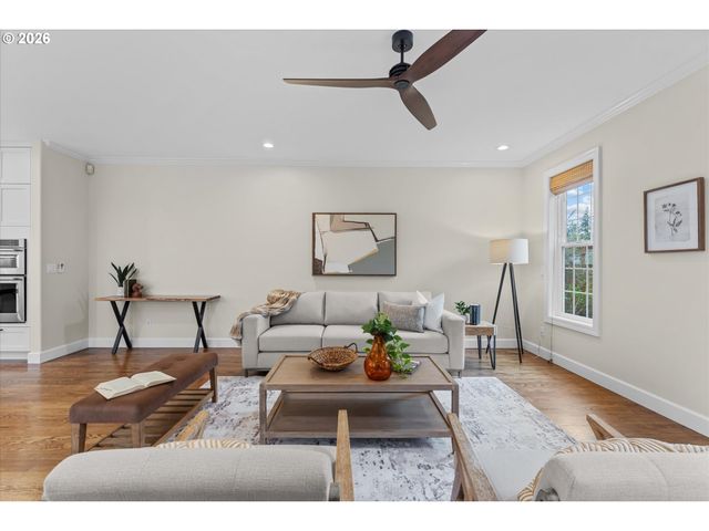 710 Ne 47TH Ave, Hillsboro, OR 97124