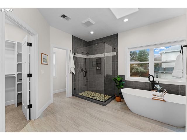 710 Ne 47TH Ave, Hillsboro, OR 97124