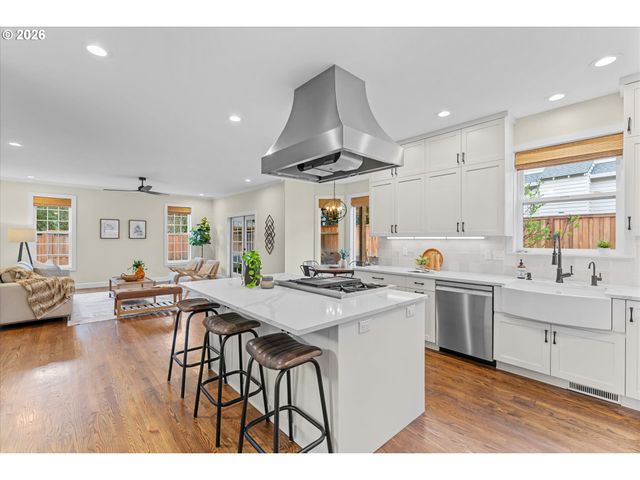 710 Ne 47TH Ave, Hillsboro, OR 97124