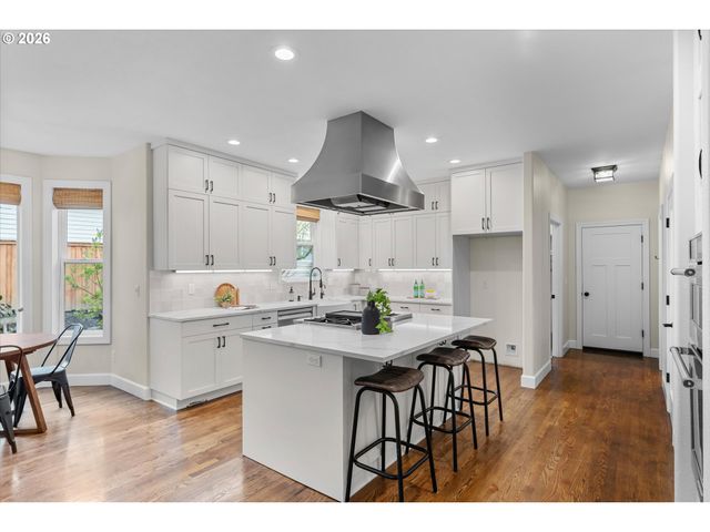 710 Ne 47TH Ave, Hillsboro, OR 97124