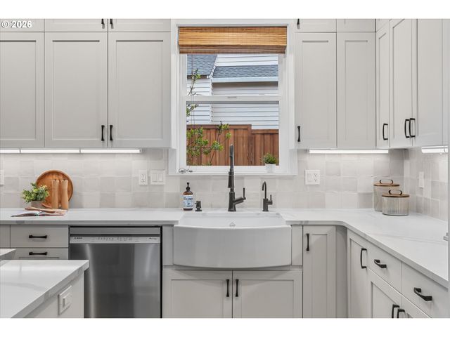 710 Ne 47TH Ave, Hillsboro, OR 97124