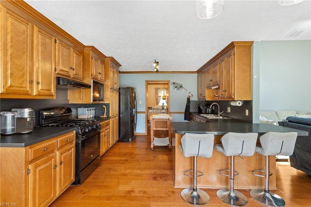 306 Lakeland CRES, Yorktown, VA 23693