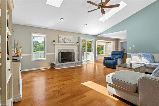 306 Lakeland CRES, Yorktown, VA 23693