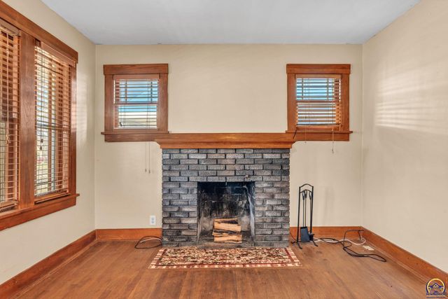 1034 SW Lincoln ST, Topeka, KS 66604