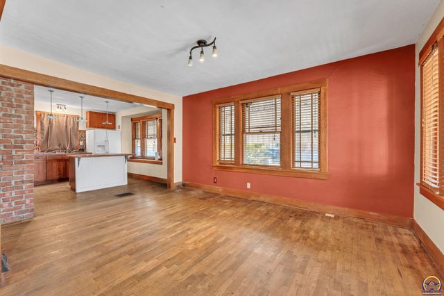 1034 SW Lincoln ST, Topeka, KS 66604