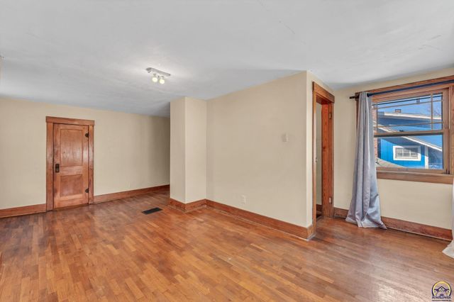 1034 SW Lincoln ST, Topeka, KS 66604