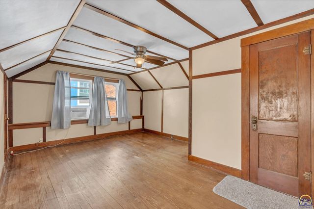 1034 SW Lincoln ST, Topeka, KS 66604