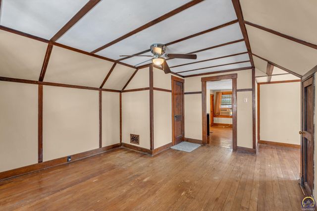 1034 SW Lincoln ST, Topeka, KS 66604