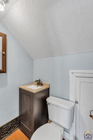 1034 SW Lincoln ST, Topeka, KS 66604