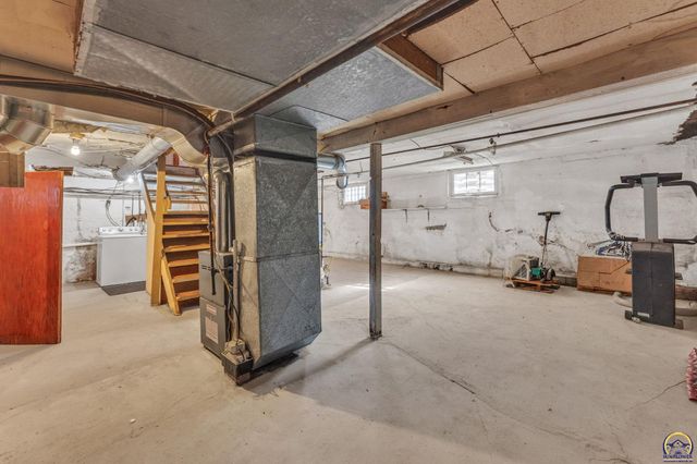 1034 SW Lincoln ST, Topeka, KS 66604