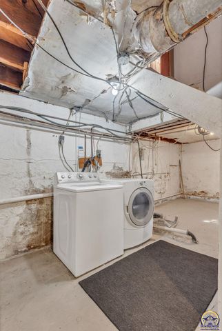 1034 SW Lincoln ST, Topeka, KS 66604