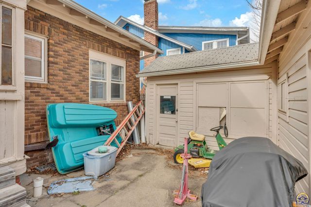 1034 SW Lincoln ST, Topeka, KS 66604