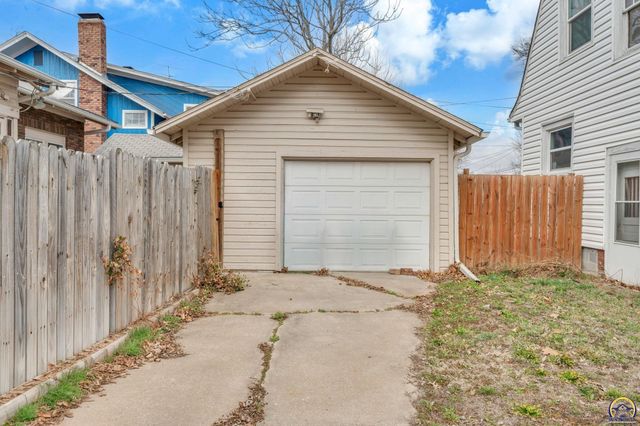 1034 SW Lincoln ST, Topeka, KS 66604