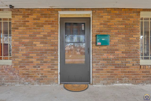 1034 SW Lincoln ST, Topeka, KS 66604