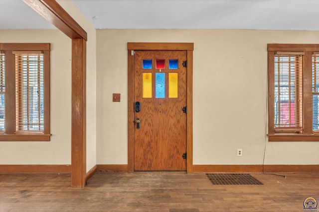 1034 SW Lincoln ST, Topeka, KS 66604