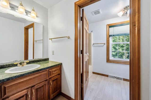 1986 TYLER LANE, De Pere, WI 54115