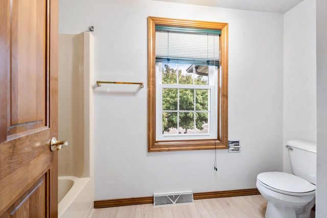 1986 TYLER LANE, De Pere, WI 54115