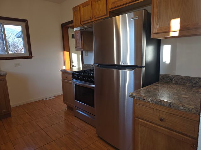 634 W Ridgeland Avenue, Waukegan, IL 60085