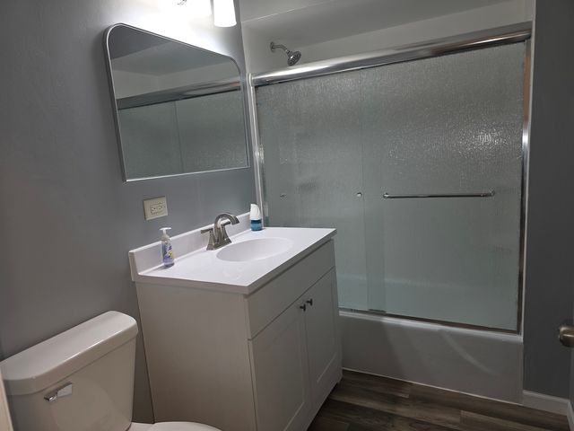 634 W Ridgeland Avenue, Waukegan, IL 60085