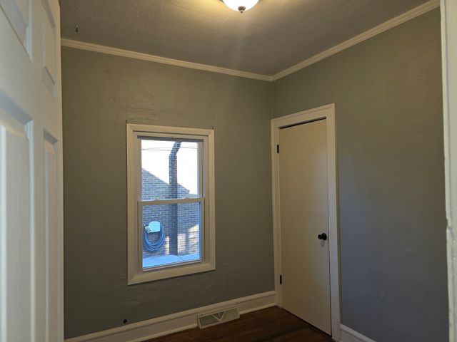 634 W Ridgeland Avenue, Waukegan, IL 60085