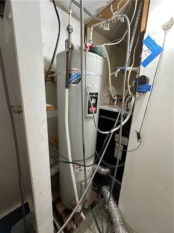 2332 Park Lane, Oak Grove, MO 64075