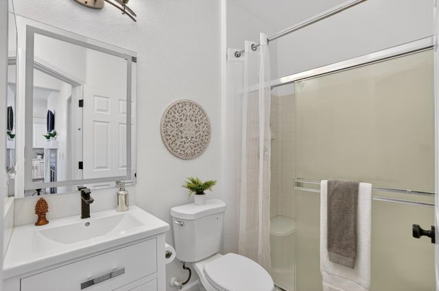 10090 Rojelio Ct, Elk Grove, CA 95757
