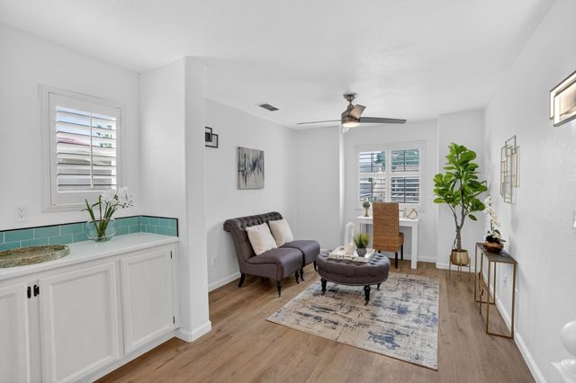 10090 Rojelio Ct, Elk Grove, CA 95757