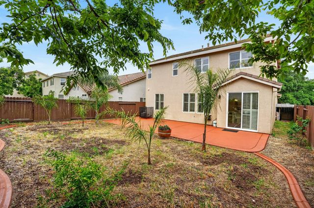 10090 Rojelio Ct, Elk Grove, CA 95757