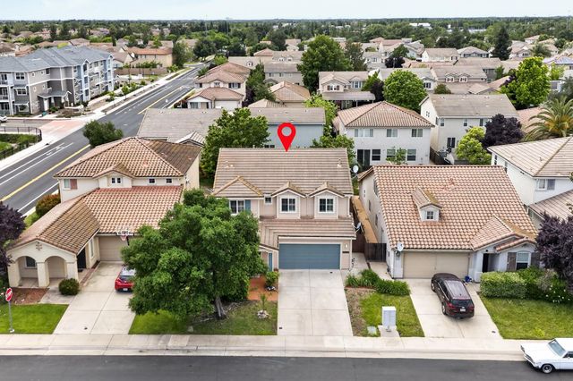 10090 Rojelio Ct, Elk Grove, CA 95757