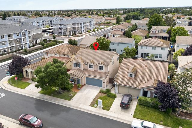 10090 Rojelio Ct, Elk Grove, CA 95757