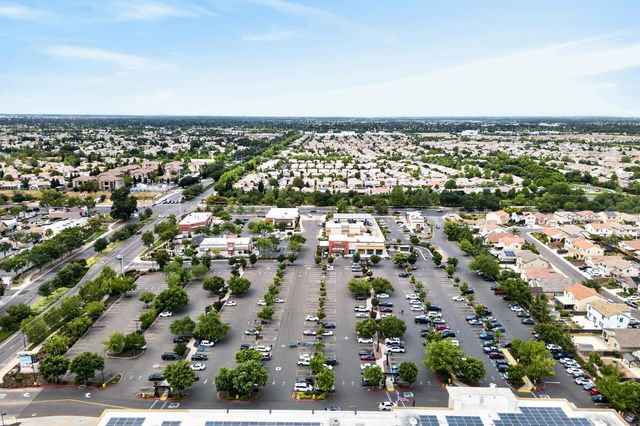 10090 Rojelio Ct, Elk Grove, CA 95757