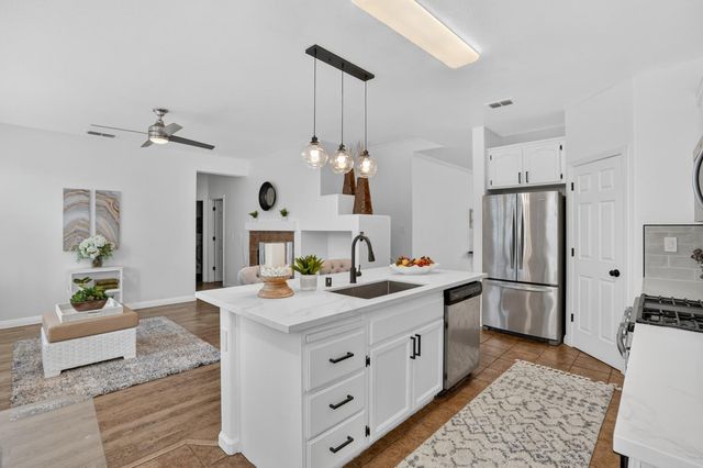 10090 Rojelio Ct, Elk Grove, CA 95757