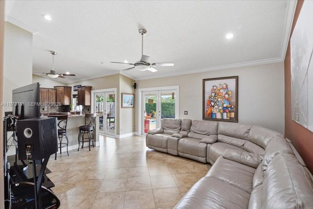 6520 Olde Moat Way, Davie, FL 33331