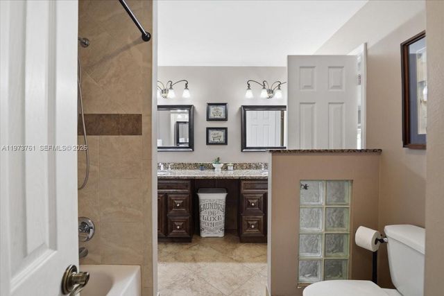 6520 Olde Moat Way, Davie, FL 33331