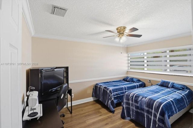 6520 Olde Moat Way, Davie, FL 33331