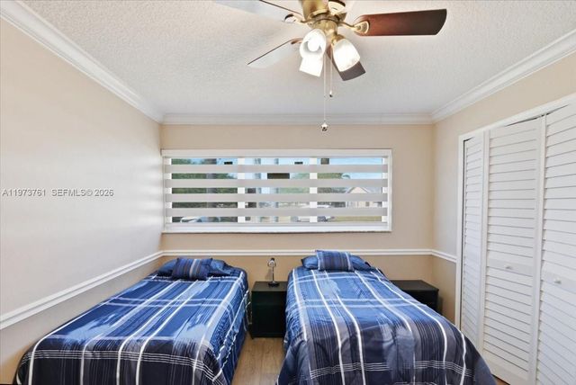 6520 Olde Moat Way, Davie, FL 33331