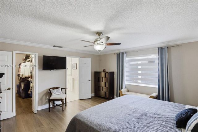 6520 Olde Moat Way, Davie, FL 33331