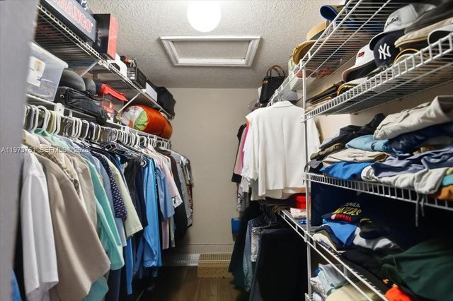 6520 Olde Moat Way, Davie, FL 33331