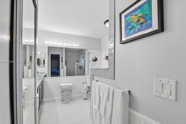 6520 Olde Moat Way, Davie, FL 33331