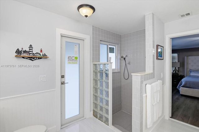 6520 Olde Moat Way, Davie, FL 33331