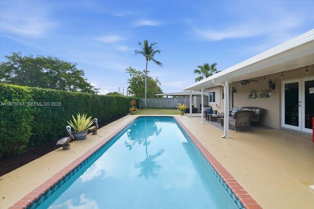 6520 Olde Moat Way, Davie, FL 33331