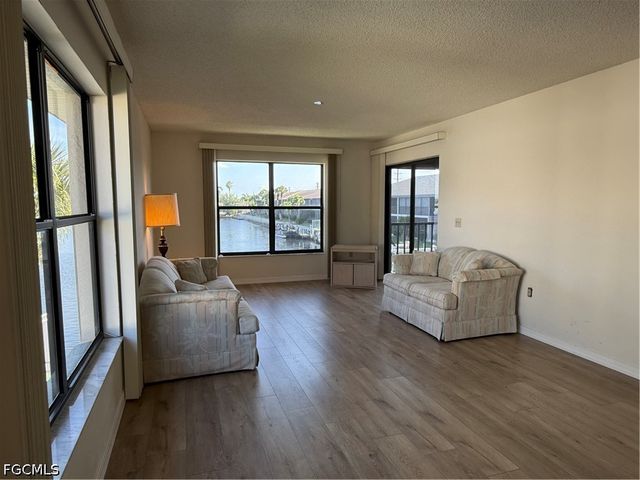 123 SW 47th TER 201, Cape Coral, FL 33914
